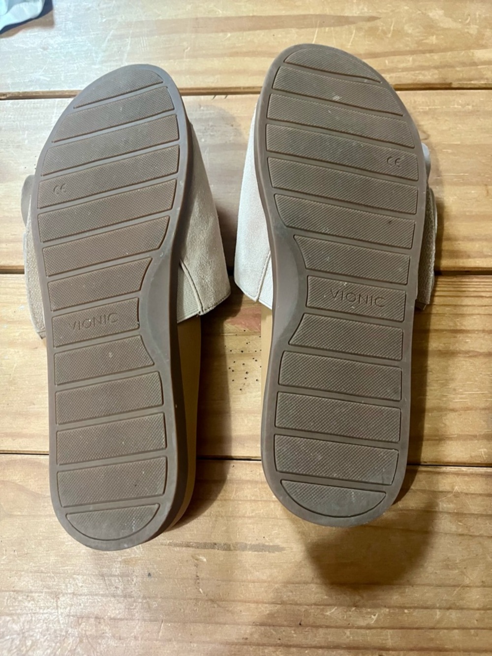 Vionic ADORABLE Beige Suede Ruffle Slide Sandals - 10 - Picture 3 of 4